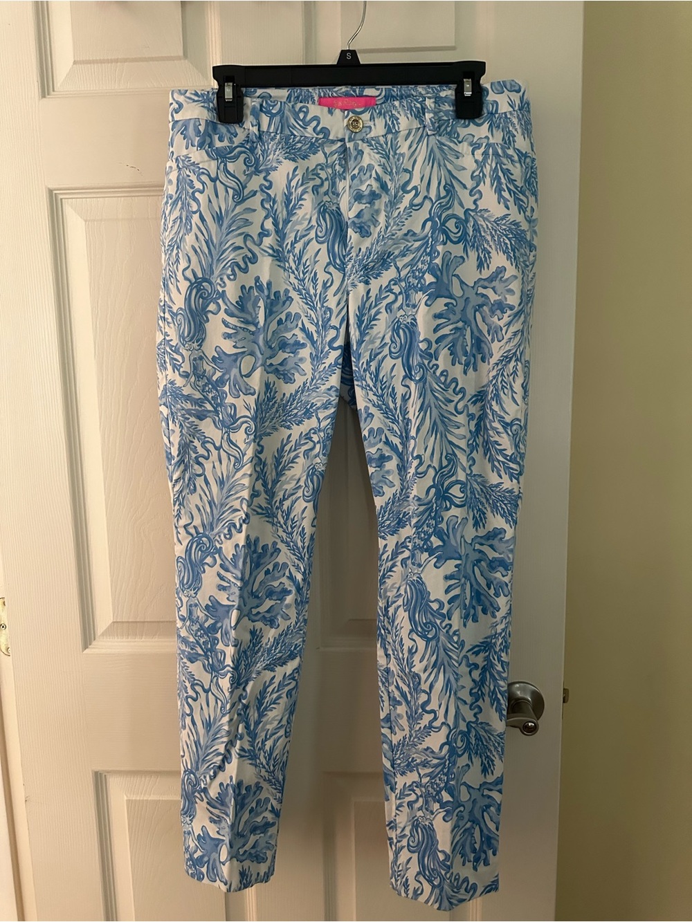 Lilly Pulitzer White Jeans with Blue Coral Print